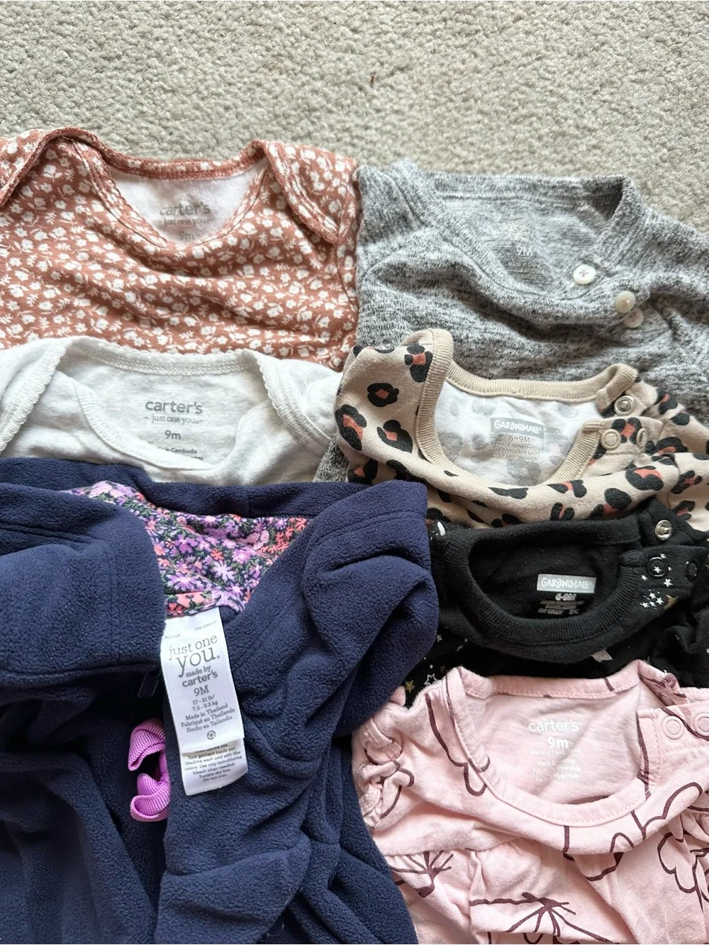 Mixed brands 14 piece baby girl clothing lot Size: 6-9 months